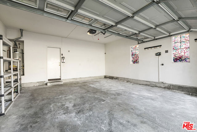 30319 Cedar Oak Lane, Castaic CA: https://media.crmls.org/mediaz/316c5905-5765-4c92-9680-356bd6cf7539.jpg
