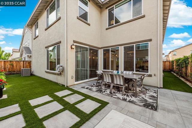 205 Goose Creek Ave, Brentwood CA: https://media.crmls.org/mediaz/316c9b9d-42ad-45c0-93ab-10921a6837b0.jpg