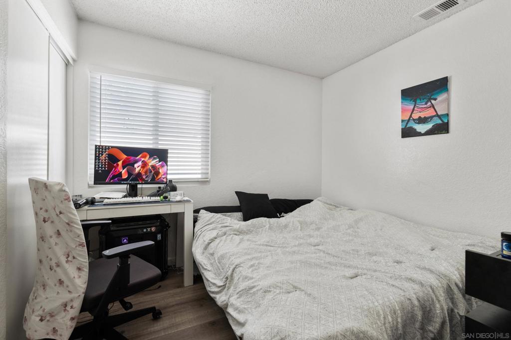 MLS #250024356SD img 36