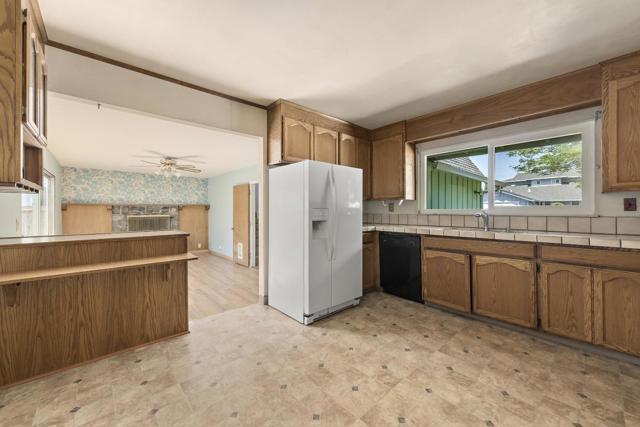 2243 Emmett Court, Santa Clara CA: https://media.crmls.org/mediaz/316e37cd-3da8-4e05-8905-861edd52ae1b.jpg