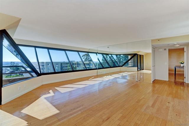 230 W Laurel Street, San Diego CA: https://media.crmls.org/mediaz/316ed5f3-13f9-49fe-aff0-c1e3fa2196a5.jpg