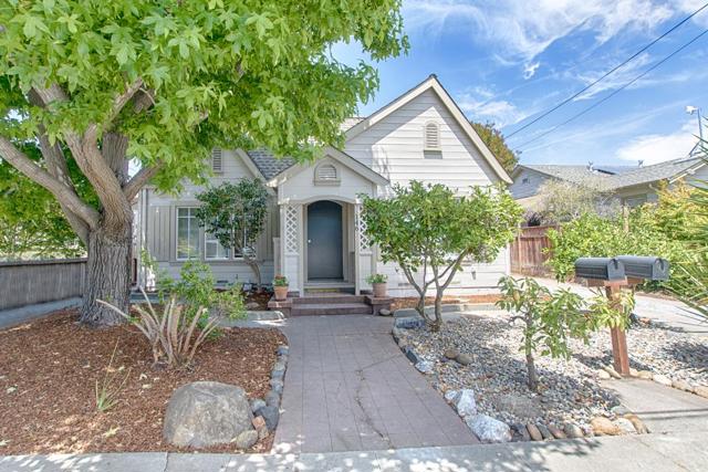 144 Van Ness Avenue, Santa Cruz CA: https://media.crmls.org/mediaz/316f0adb-9e2e-4425-b2de-4c6298559f9e.jpg