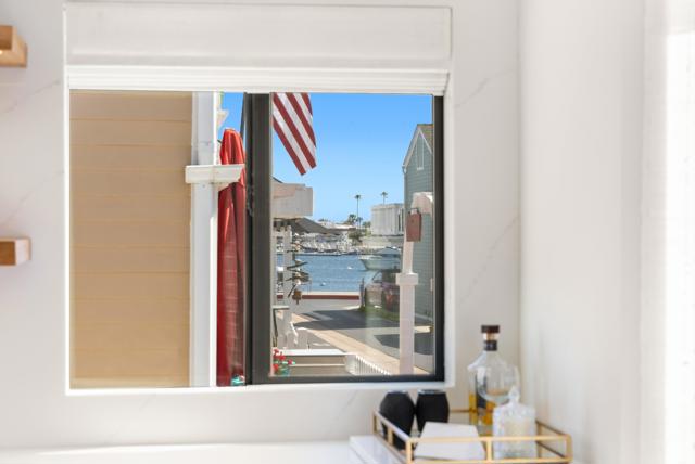 37 El Paseo Street, Newport Beach CA: https://media.crmls.org/mediaz/316f9a63-528f-4879-b621-03aa783f2a4e.jpg