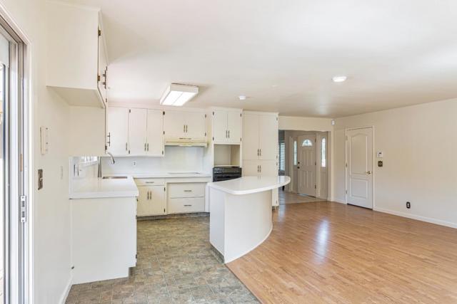 1223 La Canada Way, Salinas CA: https://media.crmls.org/mediaz/3170db73-3c56-4945-9152-97c65a5ca423.jpg