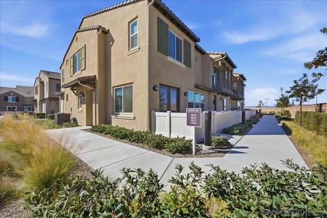 39319 Corvina, Temecula CA: https://media.crmls.org/mediaz/3170e49b-a941-40b4-80cf-6439cdeaa7b6.jpg