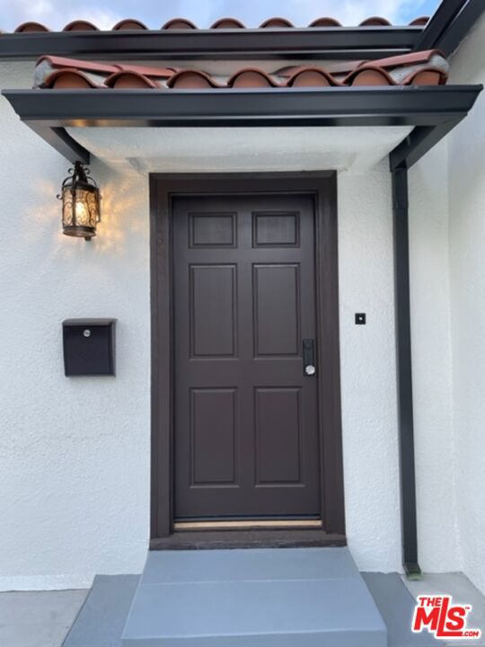 2128 Veteran Avenue, Los Angeles CA: https://media.crmls.org/mediaz/3171165d-708a-4330-a4f4-e06e3ae005a8.jpg