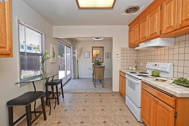 4248 Mabel Avenue, Castro Valley CA: https://media.crmls.org/mediaz/31719bff-7ebd-4b75-aee6-8cf081bf440d.jpg