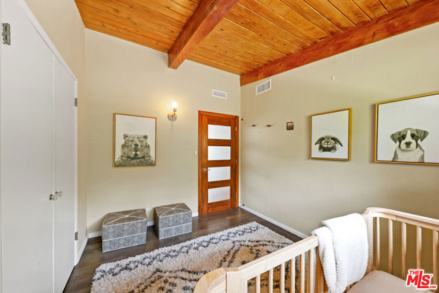 1470 N Tigertail Road, Los Angeles CA: https://media.crmls.org/mediaz/3172a94c-cc7e-4d7c-b9e0-3480582c4fbd.jpg