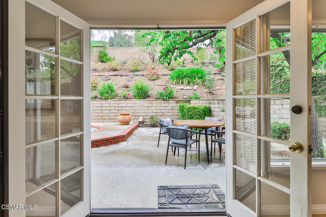 29153 Oakpath Drive, Agoura Hills CA: https://media.crmls.org/mediaz/3172de91-f615-4412-ae2a-e291f8ee34aa.jpg