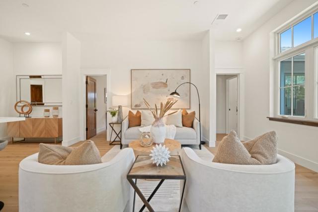 911 Peggy Lane, Menlo Park CA: https://media.crmls.org/mediaz/3172effa-741c-4cc5-99e4-a7d46c8007cc.jpg