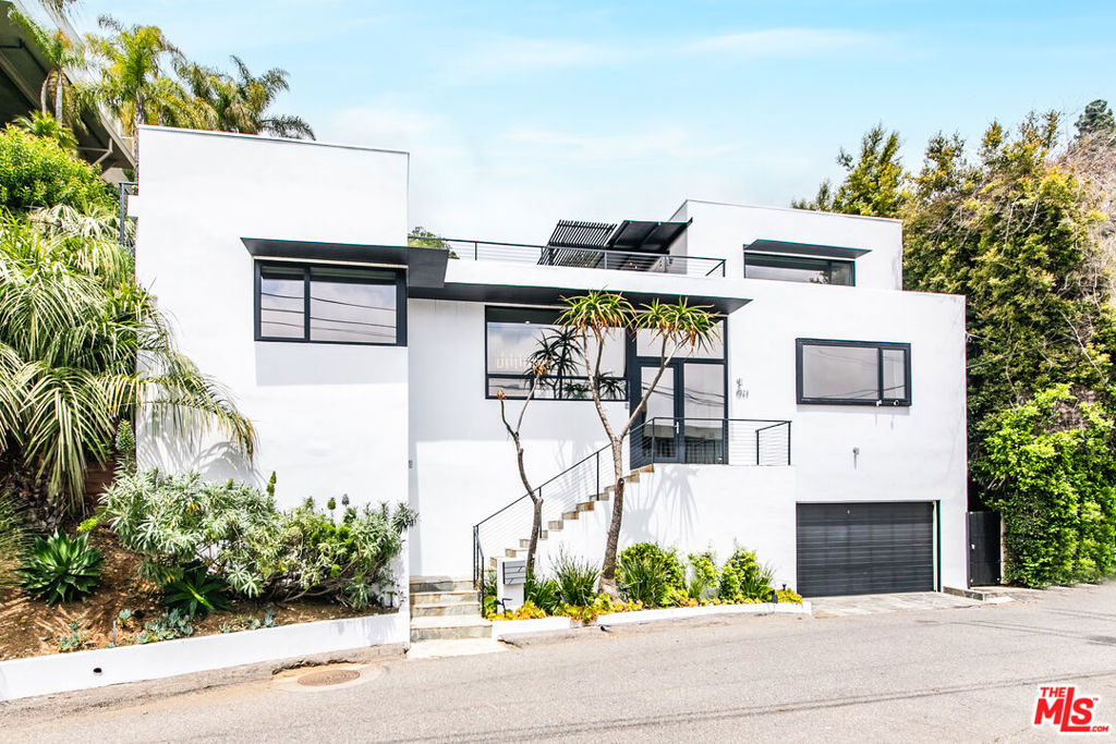 9323 Flicker Way