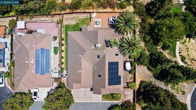 2058 Marazzani Dr, Martinez CA: https://media.crmls.org/mediaz/317345b7-213a-431d-9da6-a8ba110ac940.jpg