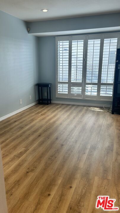 557 E Verdugo Avenue, Burbank CA: https://media.crmls.org/mediaz/31737afc-98cb-4b52-8600-750634d1277c.jpg