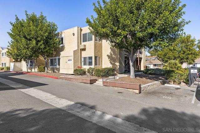 12609 Robison Blvd, Poway, California 92064, 2 Bedrooms Bedrooms, ,2 BathroomsBathrooms,Condominium,For Sale,Robison Blvd,250016874SD