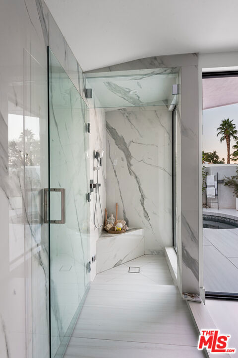 49723 Avenida Montero, La Quinta CA: https://media.crmls.org/mediaz/3175d06d-33c5-49b6-843c-541ae6e0184c.jpg