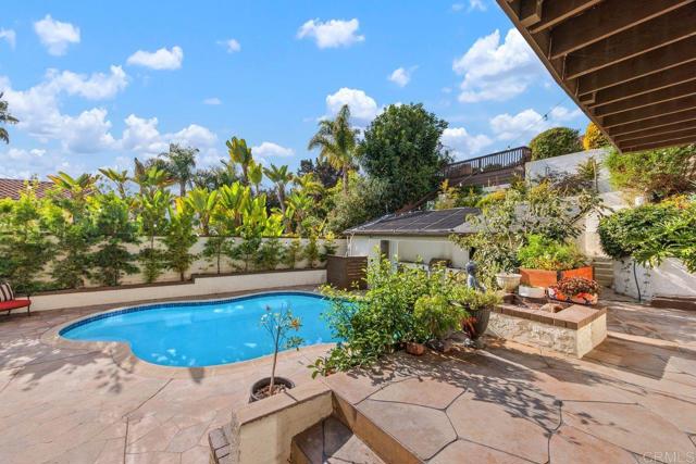 4814 Refugio Avenue, Carlsbad CA: https://media.crmls.org/mediaz/3175eb01-e07b-4b3f-a599-6ed7ce4900de.jpg