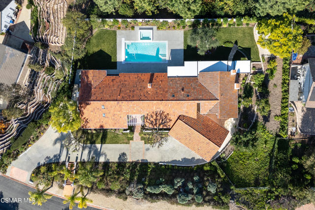 87 Pinecrest Road, Westlake Village CA: https://media.crmls.org/mediaz/3175fc9d-c326-4c2e-b37f-bc247d47d34d.jpg