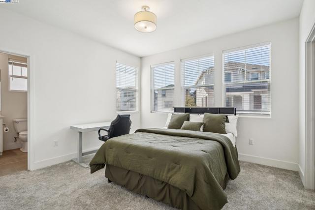 Image 27 of 60 For 37450 Watersail Way