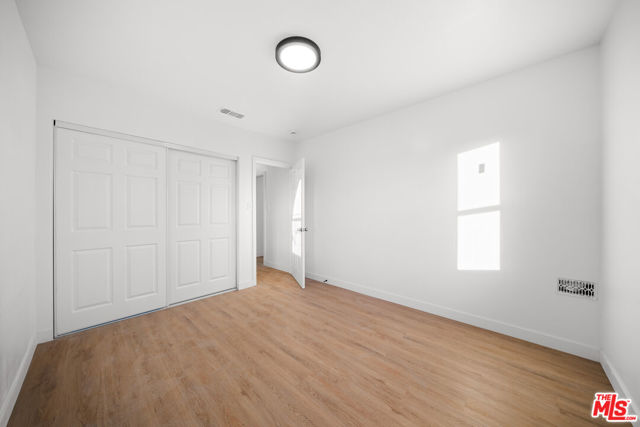 4325 W 58th Place, Los Angeles CA: https://media.crmls.org/mediaz/3176f073-b385-42fe-880b-a58262199a3c.jpg