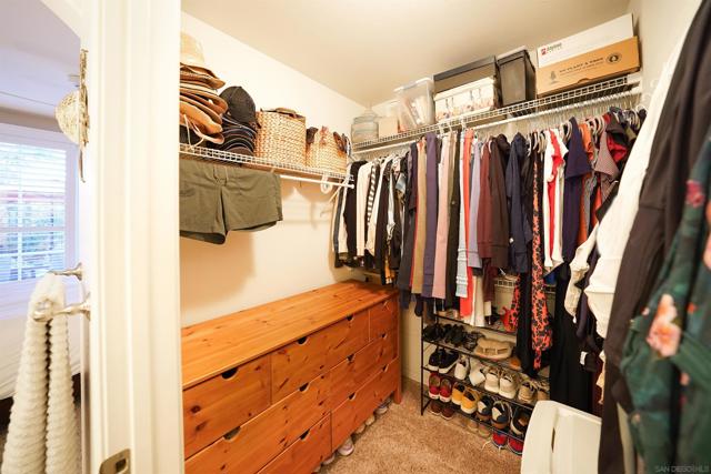 12083 Tivoli Park Row, San Diego CA: https://media.crmls.org/mediaz/31770983-8819-49e3-bee4-b01542a2a1b7.jpg