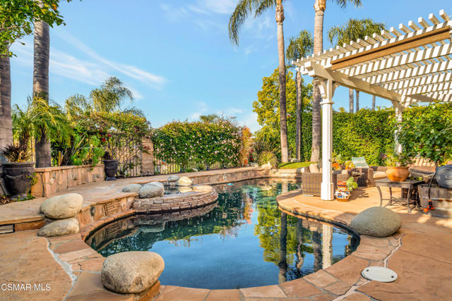 5177 Pesto Way, Oak Park CA: https://media.crmls.org/mediaz/3177f4d6-3538-4d4d-a0d4-61eca1ca2885.jpg