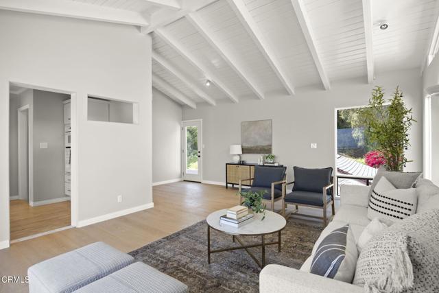 2371 Foster Avenue, Ventura CA: https://media.crmls.org/mediaz/31783e28-6b77-486c-8d00-18c9d35e6e9e.jpg