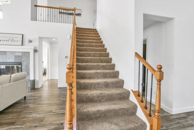 1212 landover, Brentwood CA: https://media.crmls.org/mediaz/31785fda-515a-4211-ae1f-62dab2e9c443.jpg