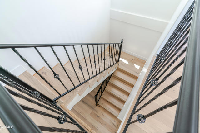 Detail Gallery Image 10 of 21 For 2409 Yorkshire Dr, Los Angeles,  CA 90065 - 3 Beds | 2/1 Baths