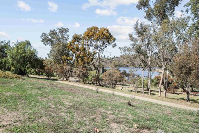 5700 Baltimore Dr, La Mesa CA: https://media.crmls.org/mediaz/317a1ad3-4cf7-4f32-8b0a-083a80877bd8.jpg