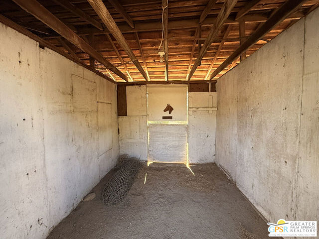 4669 California Avenue, Norco CA: https://media.crmls.org/mediaz/317a579a-030b-4209-81d5-2ecf9ee1776f.jpg