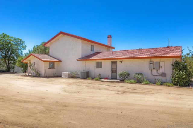 25861 E Old Julian Hwy, Ramona CA: https://media.crmls.org/mediaz/317a7e38-3d1c-46df-9800-b73e05d9e5d4.jpg