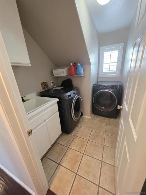 7444 Mason Heights Lane, San Diego CA: https://media.crmls.org/mediaz/317abc99-20f4-47b7-a708-2b55f066c8b7.jpg