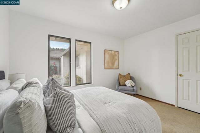 Image 27 of 44 For 34 Sherwood Ct