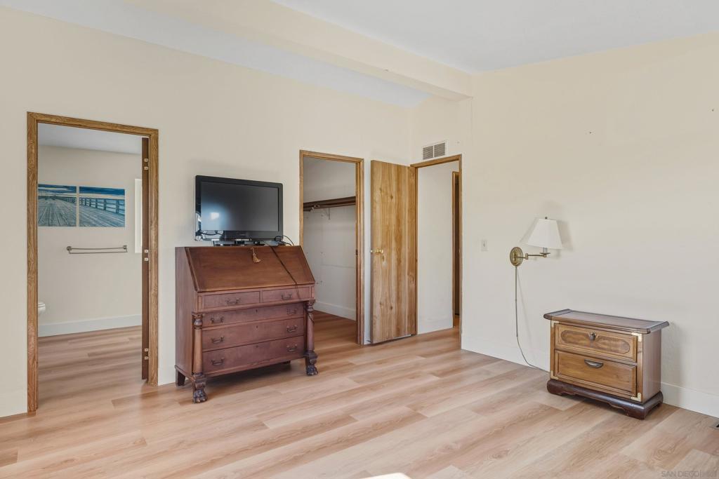 MLS #250042584SD image #23