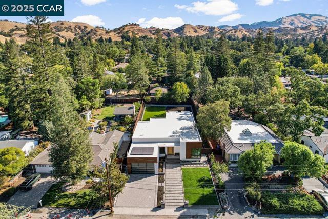 720 Laurel Dr, Walnut Creek CA: https://media.crmls.org/mediaz/317aeabc-167f-4916-82ce-da1dfe87a2d0.jpg