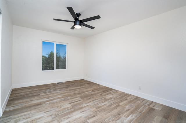 1466 Conway Dr, Escondido CA: https://media.crmls.org/mediaz/317b41e1-f365-41ac-9e8d-07a72fd1f4c1.jpg