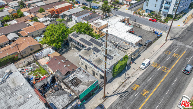 3711 S Western Avenue, Los Angeles CA: https://media.crmls.org/mediaz/317b97c3-b629-4a43-a451-79bcf7ce6881.jpg
