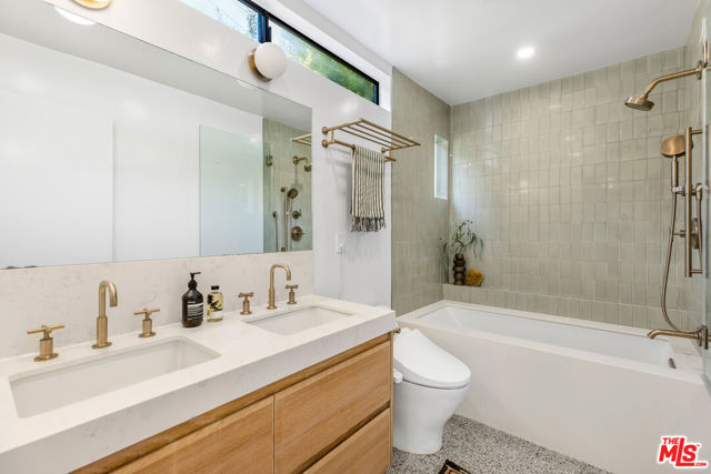 366 N Kenter Avenue, Los Angeles CA: https://media.crmls.org/mediaz/317dccf5-0ff3-428e-b4ec-1a2a8ee69e3d.jpg