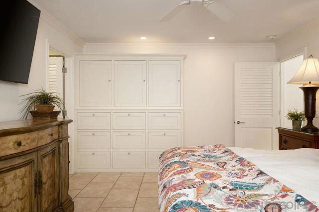 105 Antigua Ct, Coronado CA: https://media.crmls.org/mediaz/317de2da-5b8b-419e-9f71-dd243f5434d7.jpg