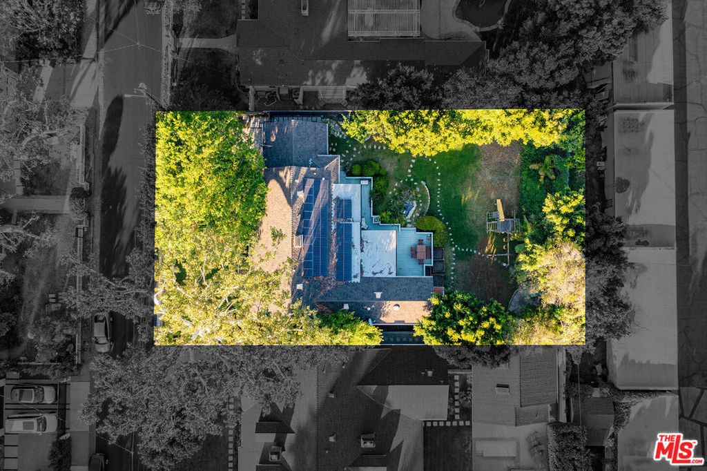 https://media.crmls.org/mediaz/317e0233-fa20-4620-a60b-dfe81f76faab.jpg?preset=X-Large