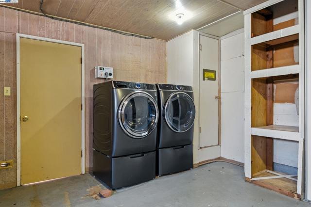 420 Camden Rd, Alameda CA: https://media.crmls.org/mediaz/317e3381-3376-4df0-a704-f59b088ffebd.jpg