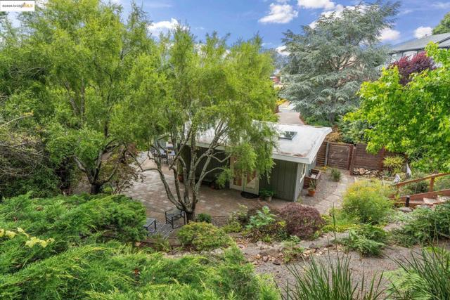 1415 Devonshire Dr, El Cerrito CA: https://media.crmls.org/mediaz/317e7b04-5f4d-41af-aded-716088893438.jpg