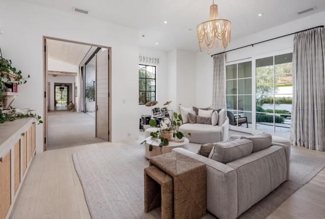 14783 Roxbury Terr., Rancho Santa Fe CA: https://media.crmls.org/mediaz/317ec02a-8089-44df-a901-a7af169d4e1e.jpg