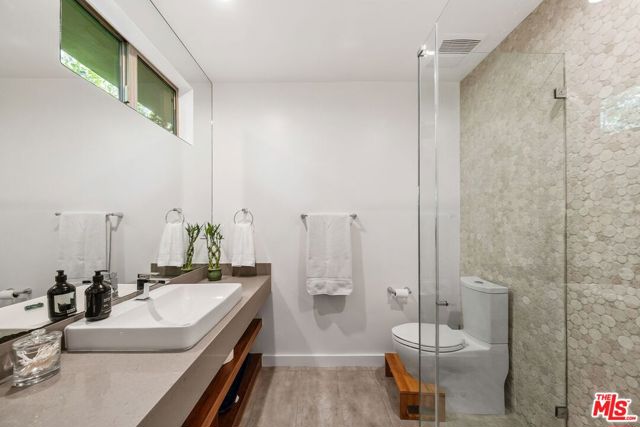 3112 Corda Drive, Los Angeles CA: https://media.crmls.org/mediaz/317f9640-bcc1-4269-9766-96f136f173fe.jpg