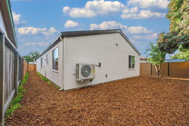 2974 Bell Avenue, San Jose CA: https://media.crmls.org/mediaz/318001bd-b197-4b86-8101-d481f04bc369.jpg