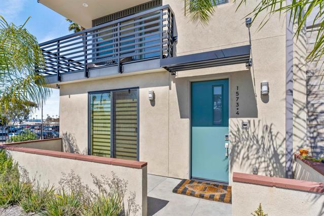 Detail Gallery Image 7 of 34 For 1573 Vista Del Mar Way #4,  Oceanside,  CA 92054 - 3 Beds | 3/1 Baths