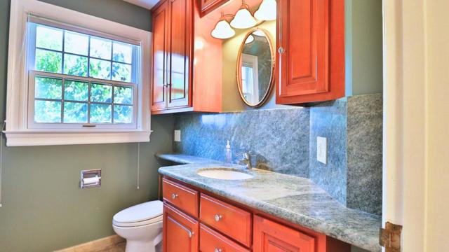 200 Iris Way, Palo Alto CA: https://media.crmls.org/mediaz/31823156-ee71-4995-8d0c-bc2cad61b445.jpg