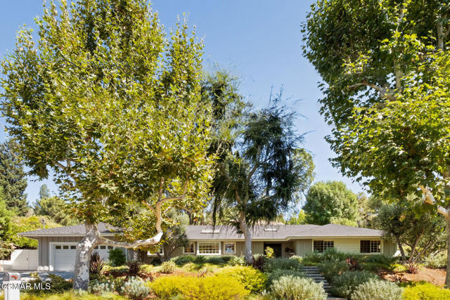 4658 Del Moreno Drive, Woodland Hills CA: https://media.crmls.org/mediaz/31824b6f-0bcc-4ef6-b358-86b606847909.jpg