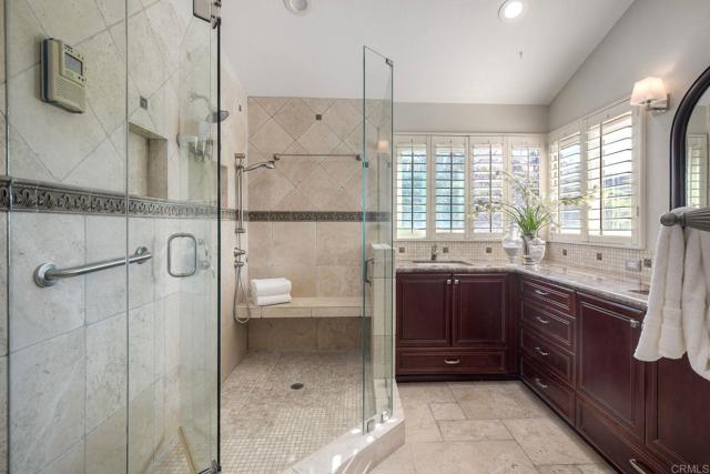 Detail Gallery Image 34 of 74 For 10847 Portobelo Dr, San Diego,  CA 92124 - 4 Beds | 3 Baths