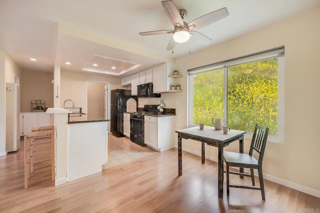 Detail Gallery Image 14 of 31 For 552 Canyon Dr #15,  Oceanside,  CA 92054 - 2 Beds | 2 Baths